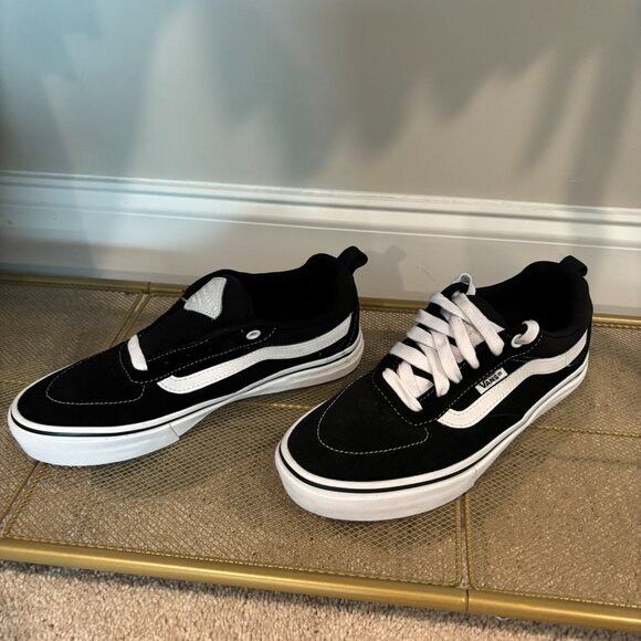 VANS - NEVER WORN - Picture 1 of 3